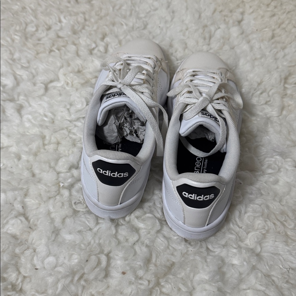 Adidas Classic White Lace-Up Sneakers - Picture 2 of 4